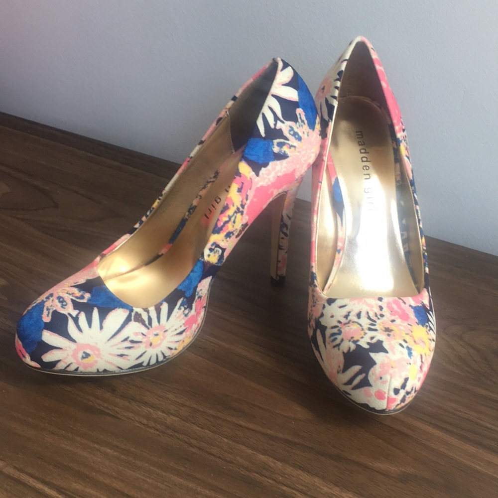 Floral heel
